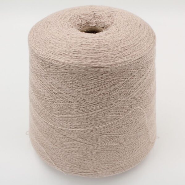 2/28 70% merino extrafine 30% cashmere color beige cone 530 gr