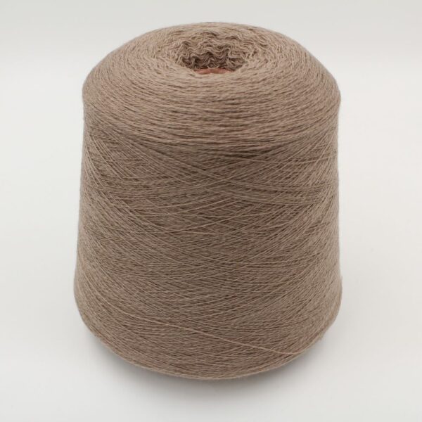 Filato da macchina 2/30 70% merino extrafine 30% cashmere colore beige rocca 500 gr