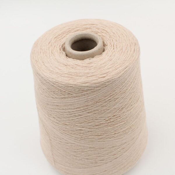 2/28 70% merino extrafine 30% cashmere color beige cone 530 gr