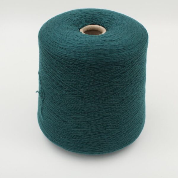 Yarn cashmere 100% 2/26 color dark green cones 470 gr