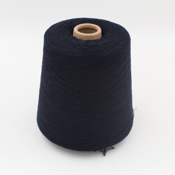 Filato da macchina 2/30 70% merino extrafine 30% cashmere colore blu rocca 600 gr