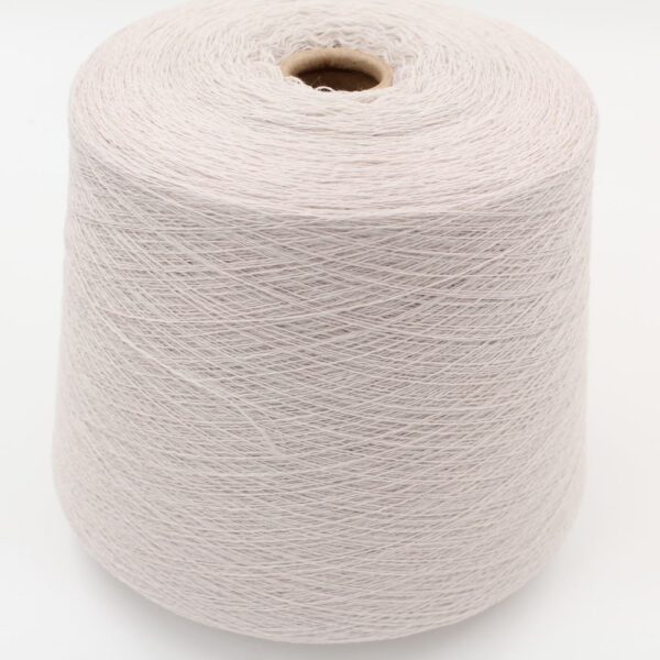 Filato da macchina 2/30 70% merino extrafine 30% cashmere colore beige chiaro rocca 550 gr