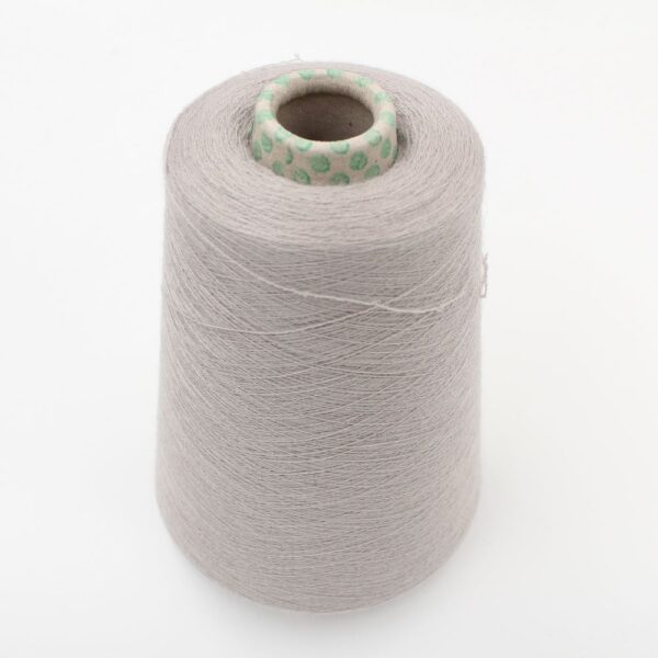 NEW filato 90% cashmere 10% poliammide nm 2/54 pettinato colore grigio chiaro rocca 520 gr