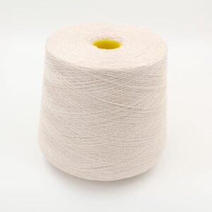 2/28 70% merino extrafine 30% cashmere color silver cone 550 gr