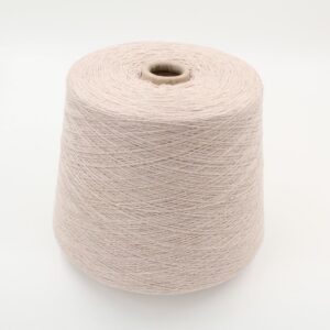 2/28 70% merino extrafine 30% cashmere color cream cone 540 gr