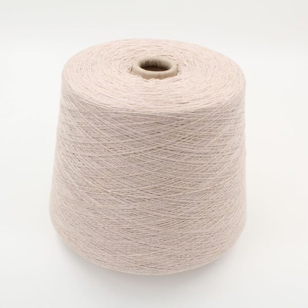 2/28 70% merino extrafine 30% cashmere color cream cone 540 gr