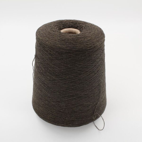 Yarn 2/28 100% Cashmere color dark green cones 600 gr