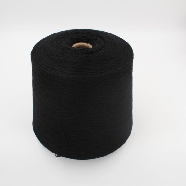 Filato da macchina 2/30 70% merino extrafine 30% cashmere colore nero rocca 530 gr