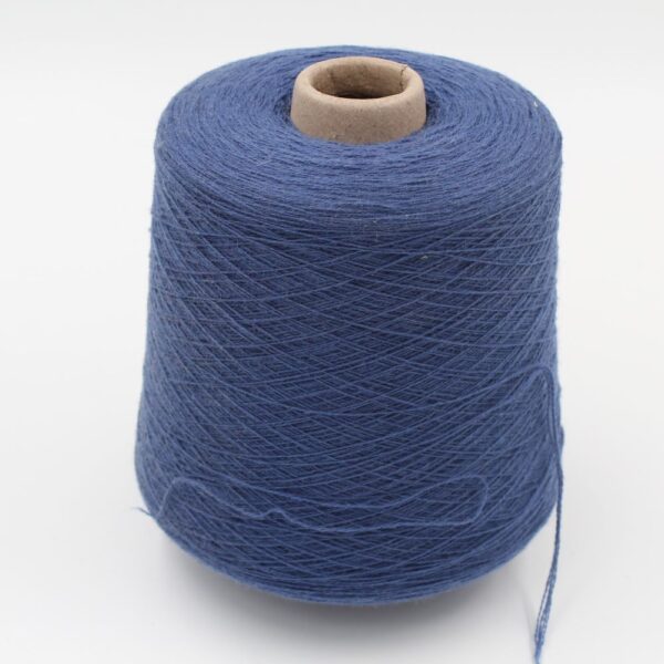 Yarn 2/28 100% Cashmere color light jeans cones 590 gr