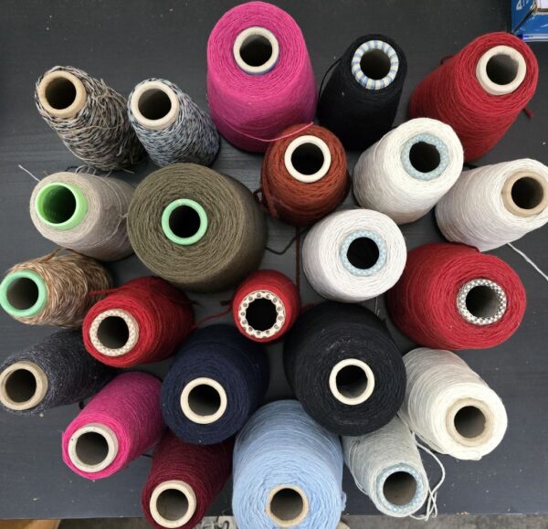 Confezione 3 kg filato cashmere per lavoro a mano, vari spessori