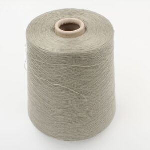 Filato cashmere 70% seta 30% nm 2/58 colore verde polveroso rocche 420 gr
