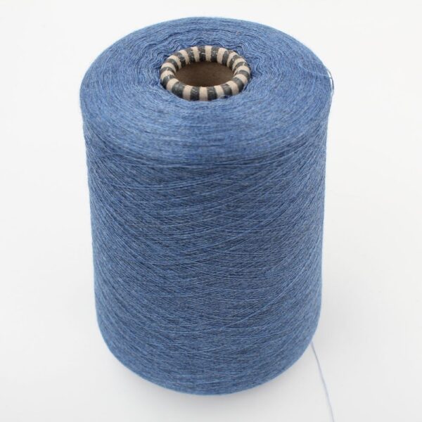 Filato cashmere 70% seta 30% nm 2/58 colore celeste rocche 420 gr