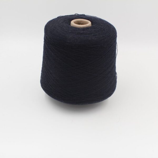 Yarn 2/28 100% Cashmere color black cones 740 gr