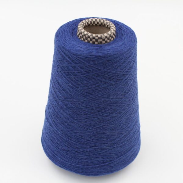 Yarn 2/28 100% Cashmere color royal cones 540 gr