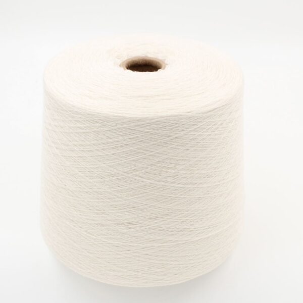 Filato da macchina 2/30 70% merino extrafine 30% cashmere colore bianco rocca 520 gr