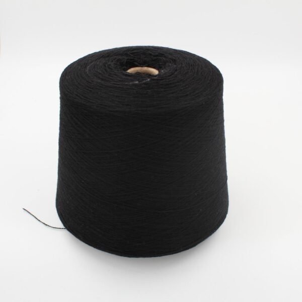 Filato da macchina 2/30 70% merino extrafine 30% cashmere colore nero rocca 540 gr