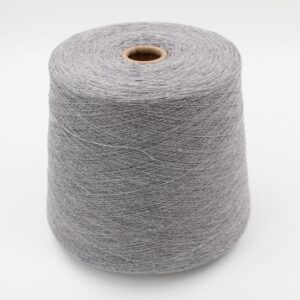 2/28 70% merino extrafine 30% cashmere colore grigio chiaro rocca 510 gr