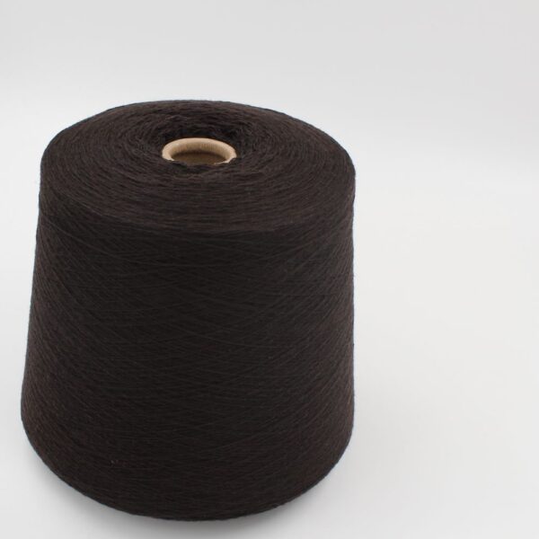 2/28 70% merino extrafine 30% cashmere colore marrone rocca 510 gr