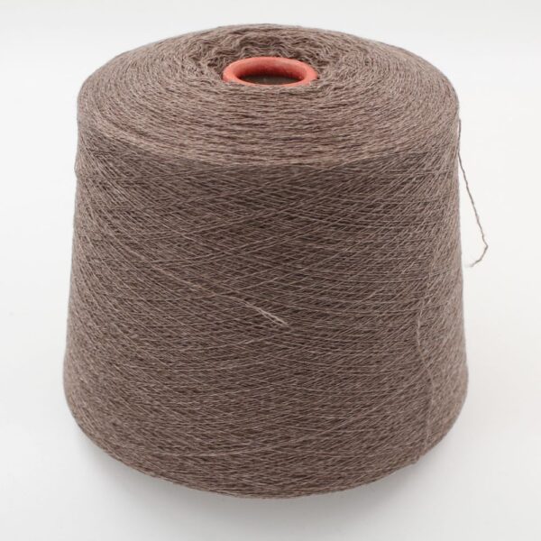 2/28 70% merino extrafine 30% cashmere color dark brown cone 570 gr