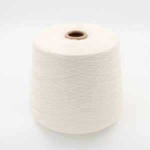 2/28 70% merino extrafine 30% cashmere colore bianco rocca 520 gr