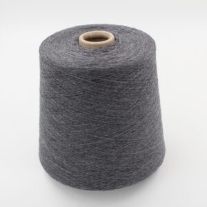 Filato da macchina 2/30 70% merino extrafine 30% cashmere colore grigio medio rocca 710 gr