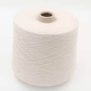 Yarn for knitting machine 2/30 70% merino extrafine 30% cashmere color white cones 690 gr