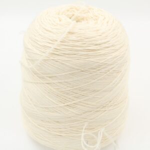 Filato 10% cashmere 90% merino extrafine nm 2500 colore bianco naturale rocche 530gr