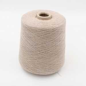 Filato 50% Cashmere 50% Merinos extrafine nm. 2/26 colore beige chiaro rocche 550gr
