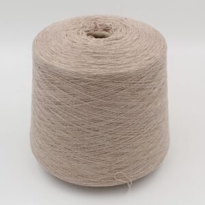 Filato Nm. 2/28 70% merino extrafine 30% cashmere colore beige rocca 520 gr