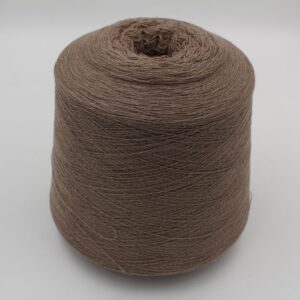 Nm. 2/28 70% merino extrafine 30% cashmere color dark brown cone 570 gr
