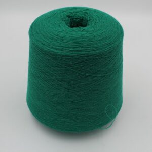 Nm. 2/28 70% merino extrafine 30% cashmere color light green cone 520 gr