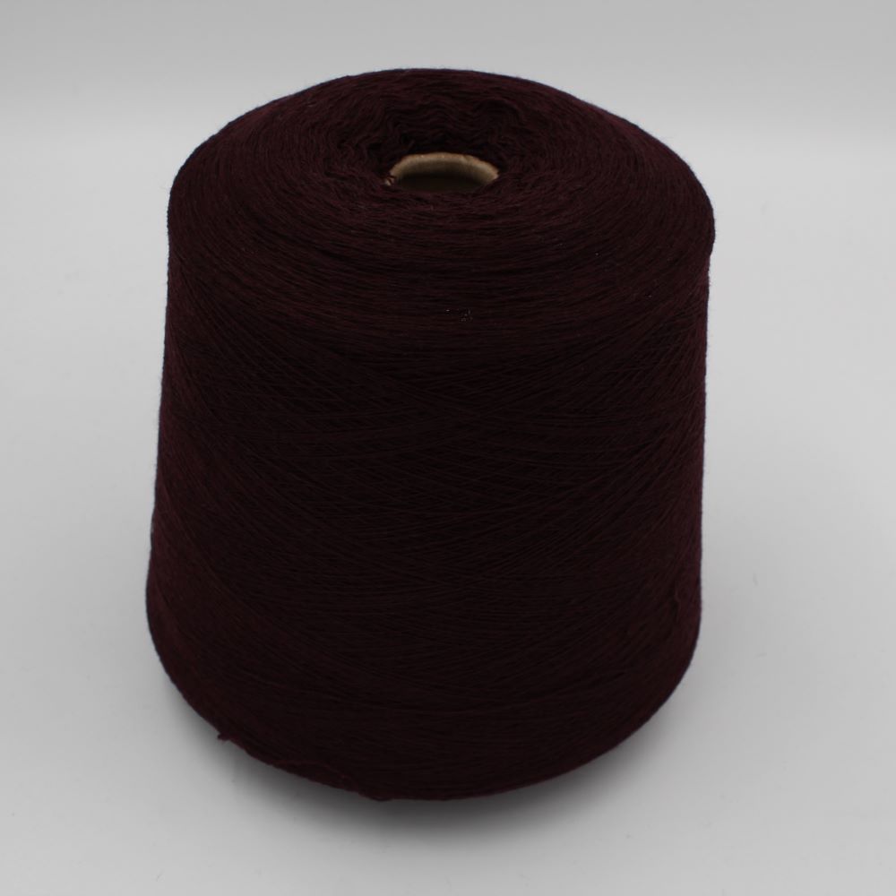 Nm. 2/28 70% merino extrafine 30% cashmere color bordeaux cone 520 gr
