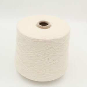 Filato da macchina 2/30 70% merino extrafine 30% cashmere colore bianco naturale rocca 550 gr
