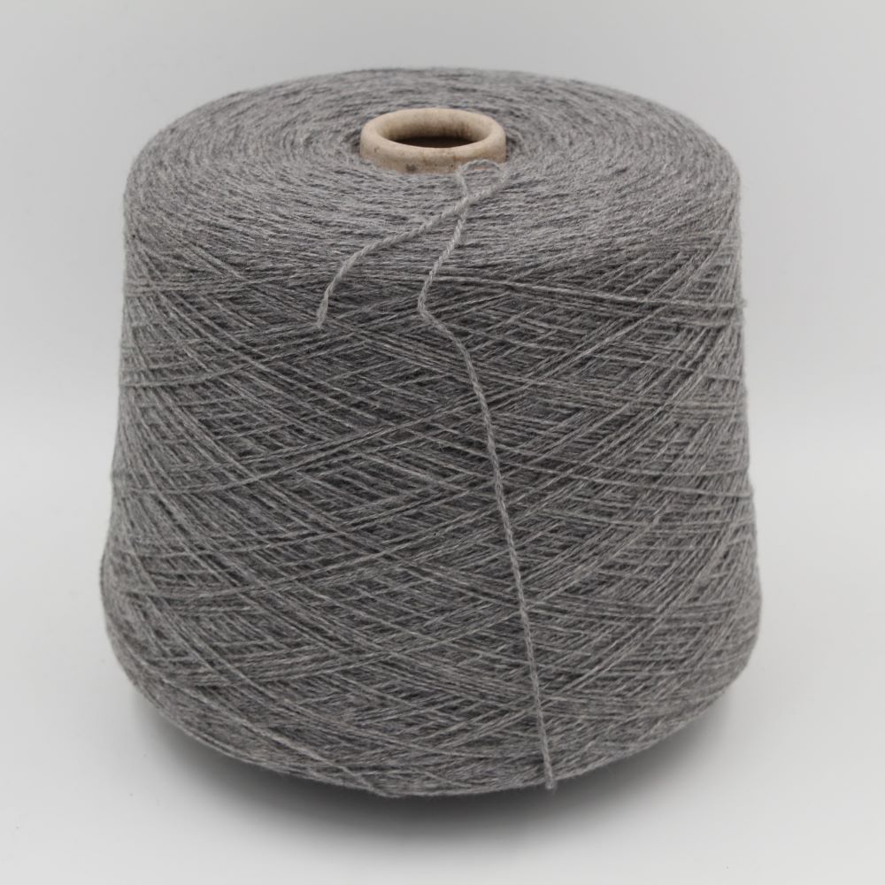 ALTER-ECO filato 97% cashmere 3% lana merino nm 2/12 colore grigio chiaro rocche 780gr