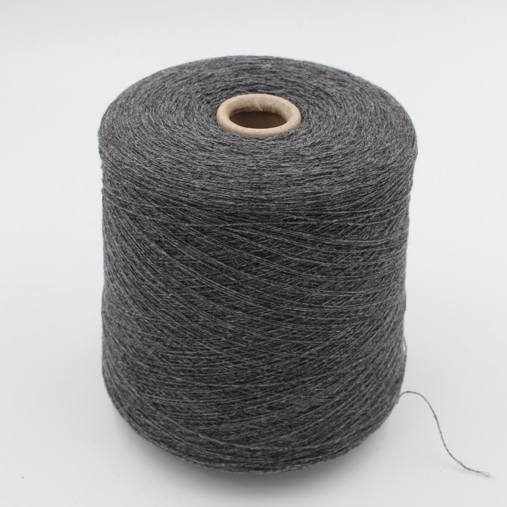 Yarn 2/28 100% Cashmere color lubecca cones 520 gr