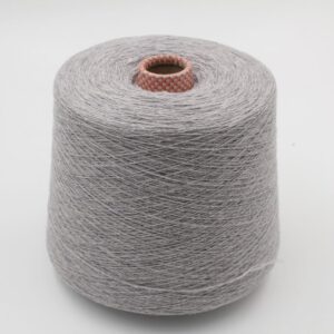 Filato 60% Lana 40% Cashmere nm 2/18 colore grigio chiaro rocche 580gr