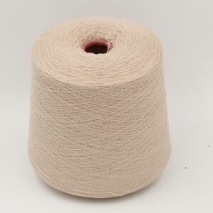Filato da macchina 2/30 70% merino extrafine 30% cashmere colore beige rocca 530 gr