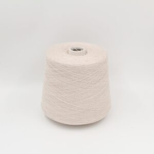 Nm. 2/28 70% merino extrafine 30% cashmere color silver cones 480gr