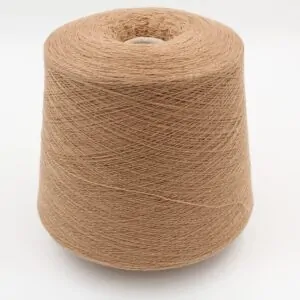 Filato da macchina 2/28 70% merino extrafine 30% cashmere colore cammello rocca 570 gr