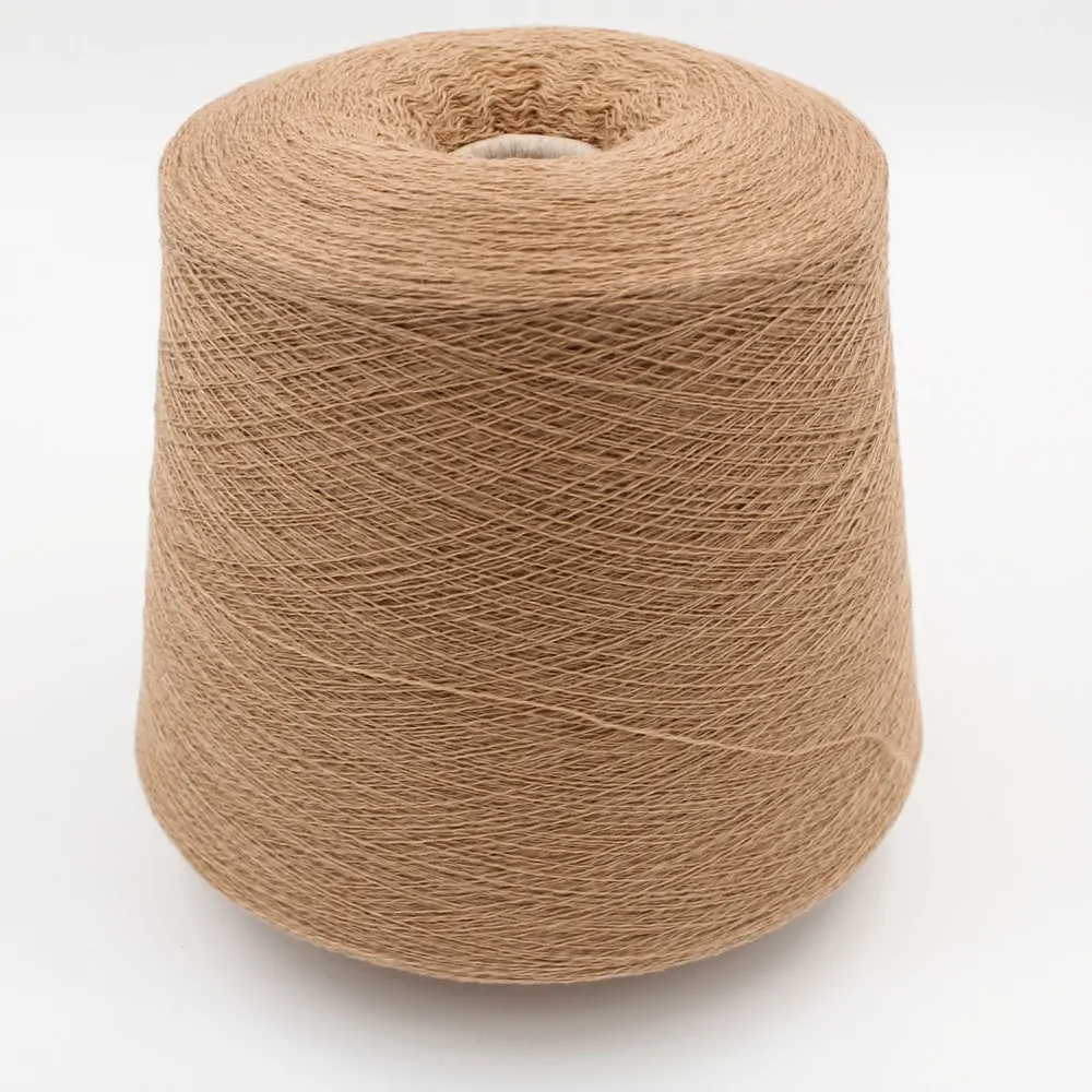 Filato da macchina 2/28 70% merino extrafine 30% cashmere colore cammello rocca 570 gr