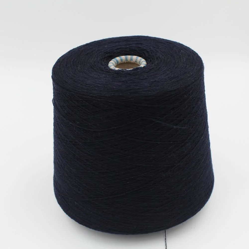 Filato da macchina 2/30 70% merino extrafine 30% cashmere colore blu rocca 560 gr