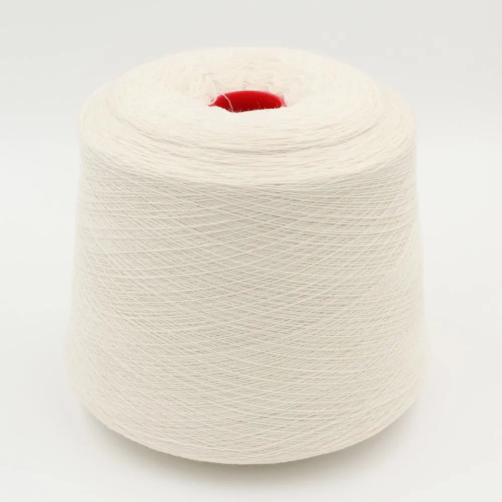 2/28 70% merino extrafine 30% cashmere colore bianco naturale rocca 590 gr