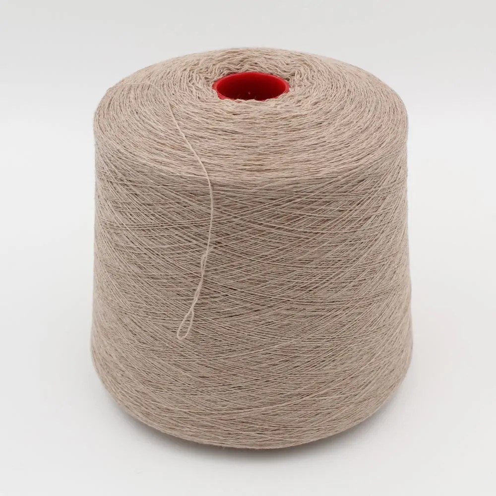 2/28 70% merino extrafine 30% cashmere color beige cones 520 gr