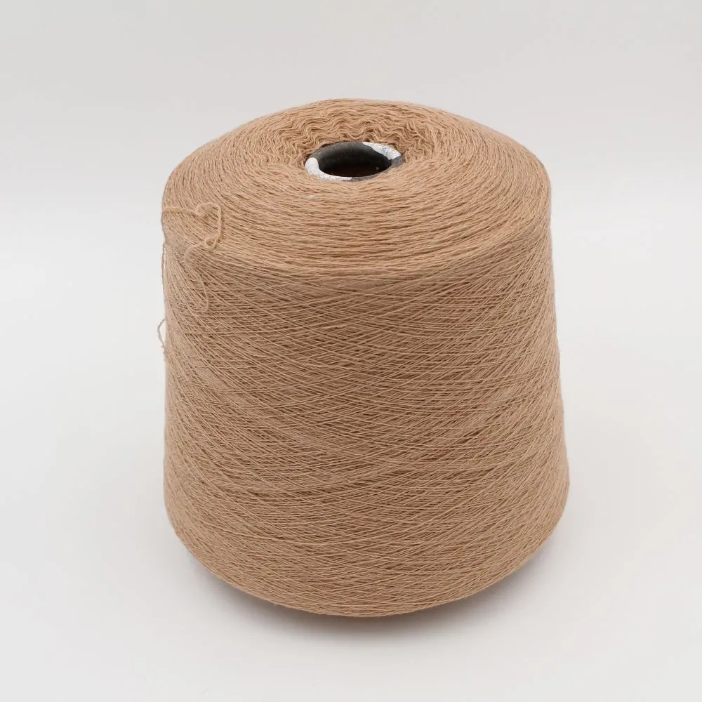 Filato da macchina 2/30 70% merino extrafine 30% cashmere colore cammello chiaro rocca 530 gr