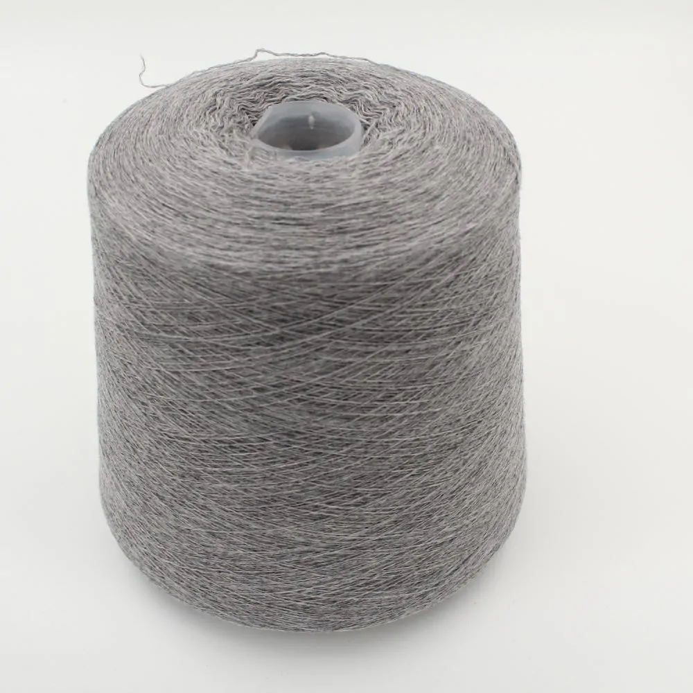 2/28 70% merino extrafine 30% cashmere colore grigio chiaro rocca 490 gr
