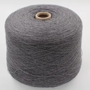 Filato 2/28 100% Cashmere per macchina 12 grigio chiaro colore rocche 640 gr