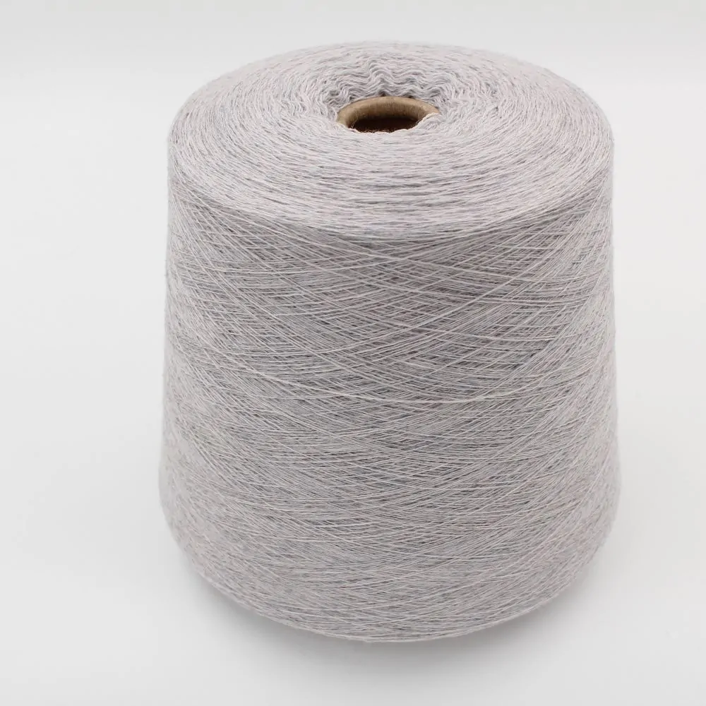 Filato da macchina 2/30 70% merino extrafine 30% cashmere colore grigio chiaro rocca 510 gr