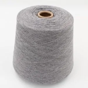 Filato 2/28 100% Cashmere colore grigio chiaro rocche 980 gr