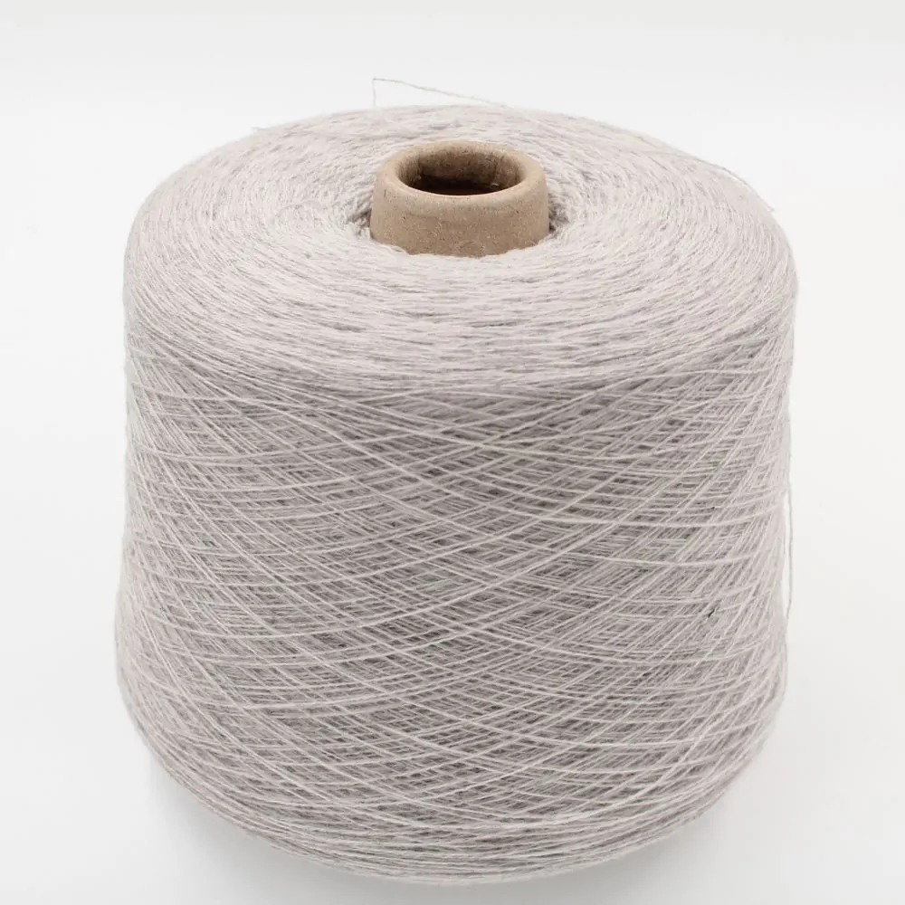 Filato 2/28 100% Cashmere colore grigio chiaro rocche 420 gr