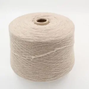 Filato 2/28 100% Cashmere colore beige chiaro rocche 610 gr